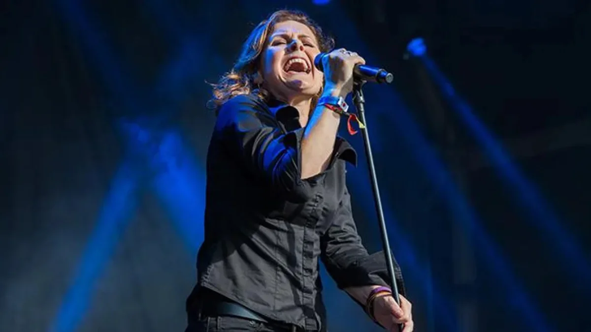Is Alison Moyet Gay